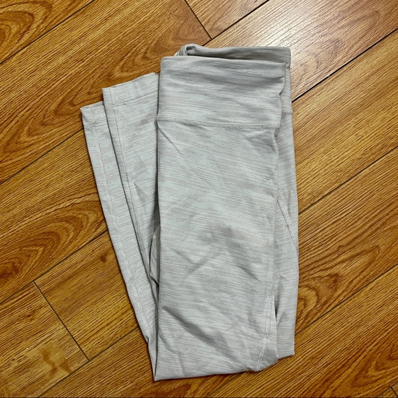 Outdoor Voices Flow 7/8 Legging in Oatmeal - Picture 2 of 4